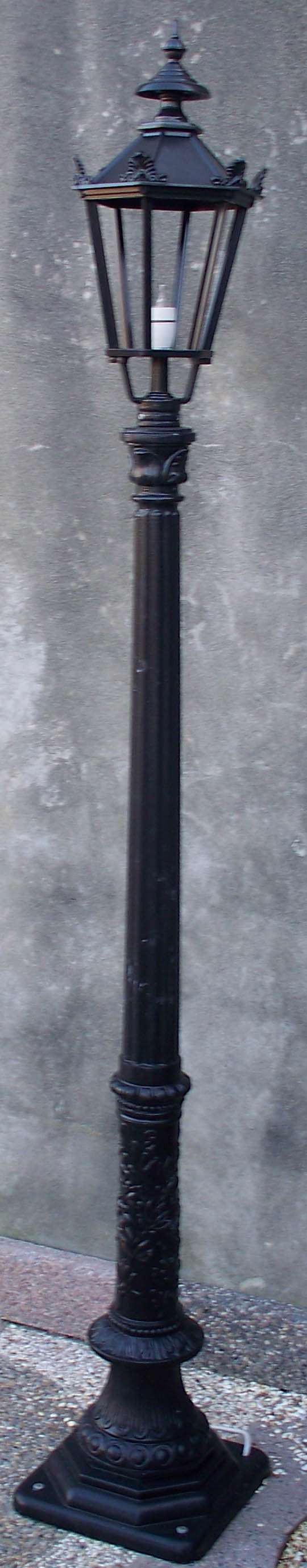 No 3 pole with medium 6 sided head